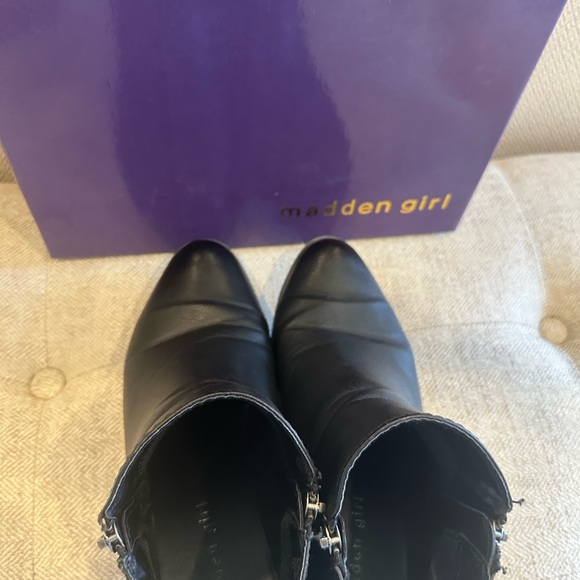 Madden Girl Boleroo Black Ankle Boots size 8.5 - Picture 15 of 15